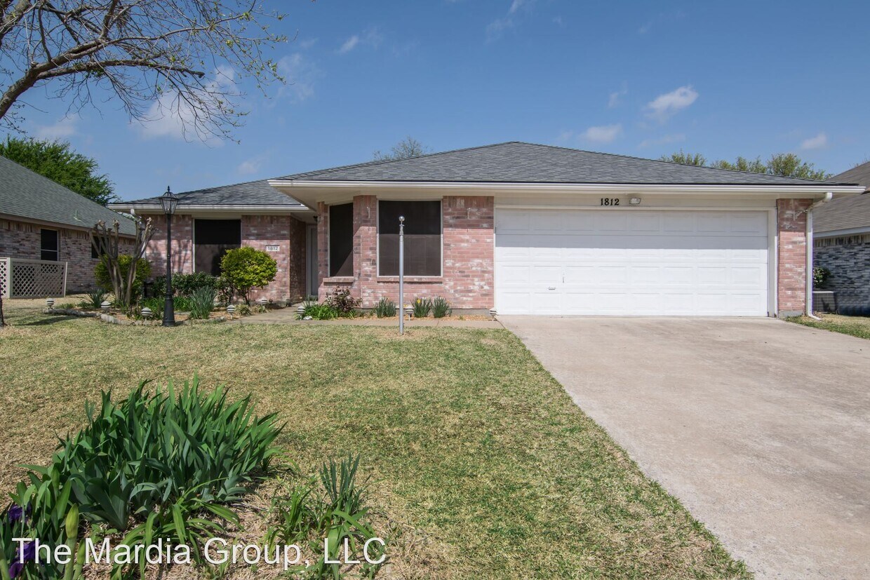 3 br, 2 bath House 1812 Pebblebrook Lane House Rental in Sherman