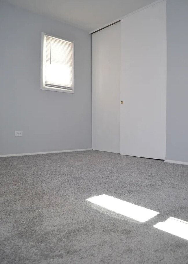 Building Photo - 623 S Pierce Ave