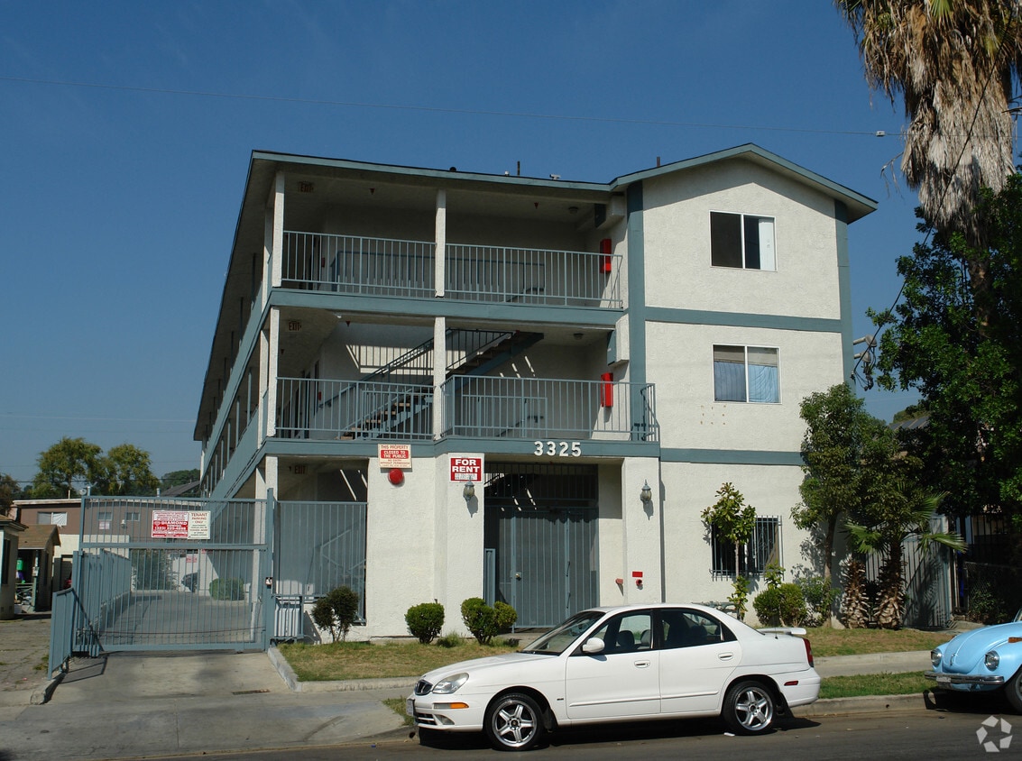 Building Photo - Andrita Apartment