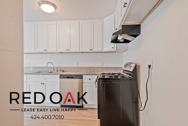 Foto del edificio - 17830 Sherman Way