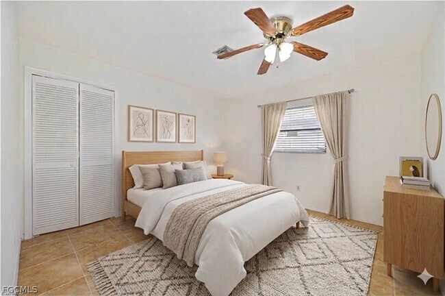 Foto del edificio - 759 96th Ave N