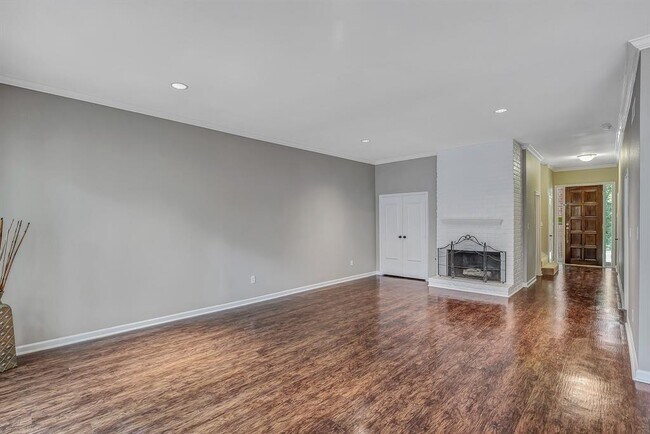Building Photo - 50 Legend Ln