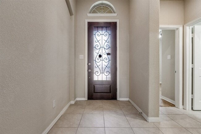 Photo - 704 Thetford Ln House