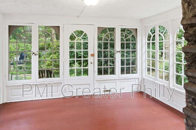 Foto del edificio - 7127 Lincoln Dr