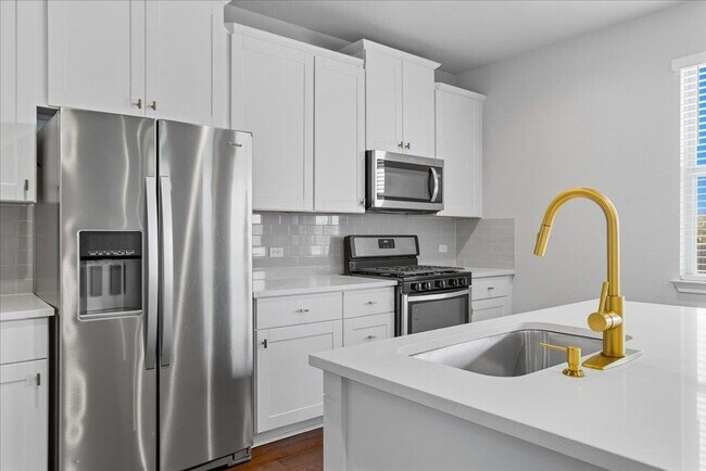 Foto del edificio - 3801 Soft Shore Ln