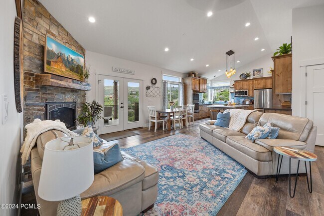 Building Photo - 3 Bedroom 2.5 Bathroom Home in Timer Lakes...