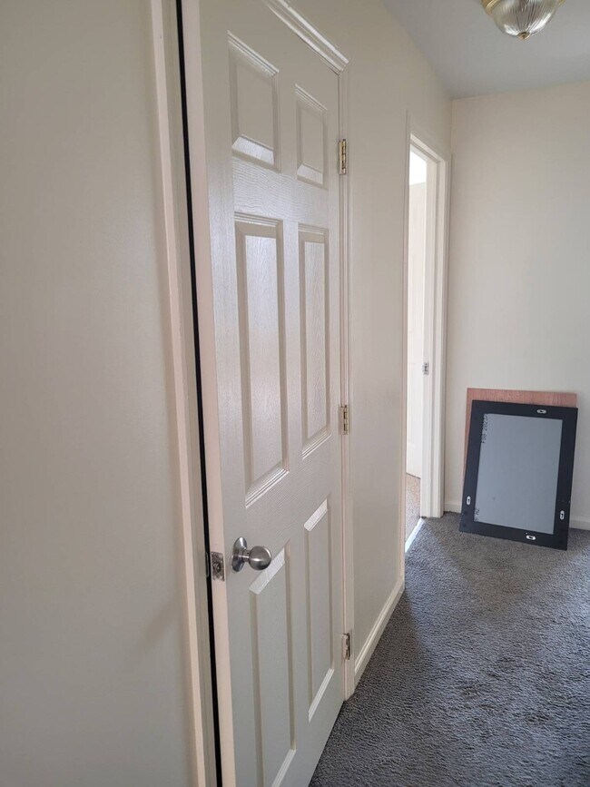 Building Photo - 368 E 160th St