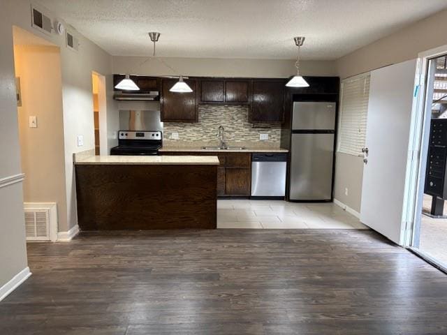 Building Photo - 1302 Parker Ln