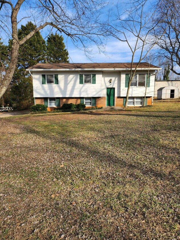 Front of house from street - 400 Section House Rd