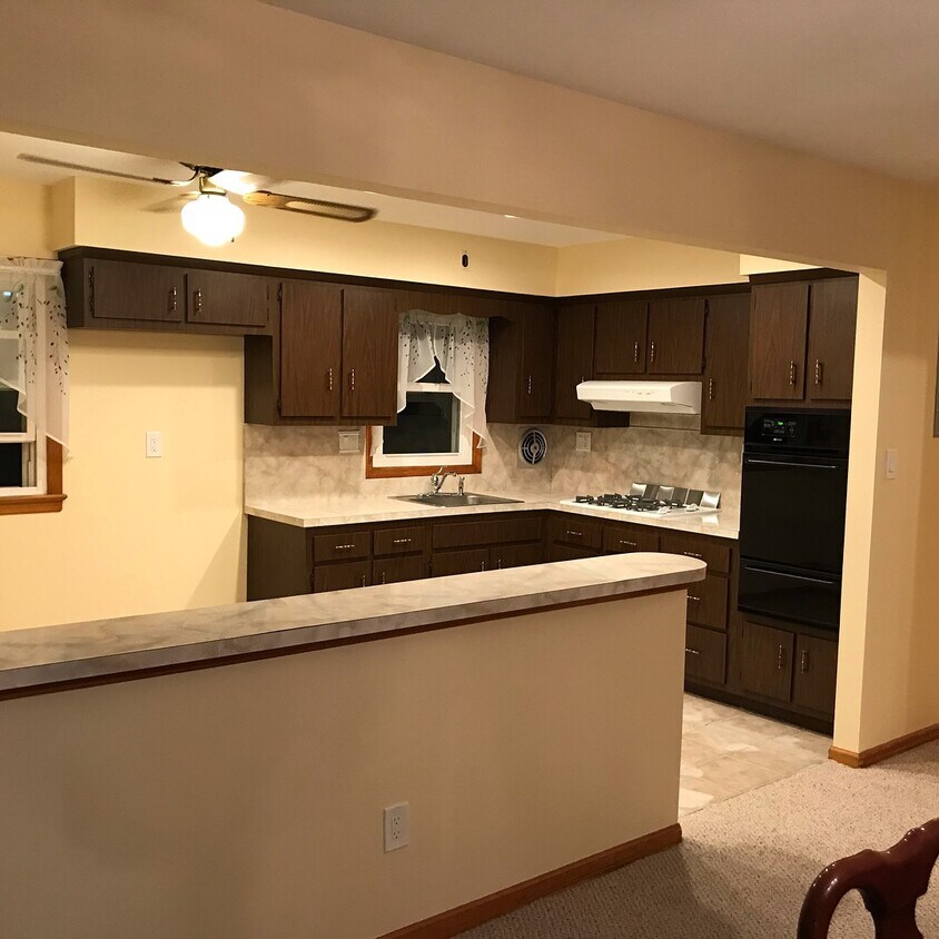 Kitchen - 481 Hickory St