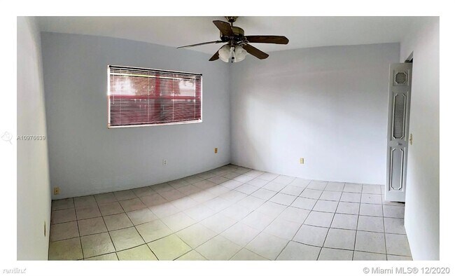 Building Photo - 2 br, 1 bath House - 30 SE 5th St