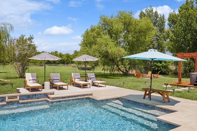 Foto del edificio - 12161 Hill Country Cir