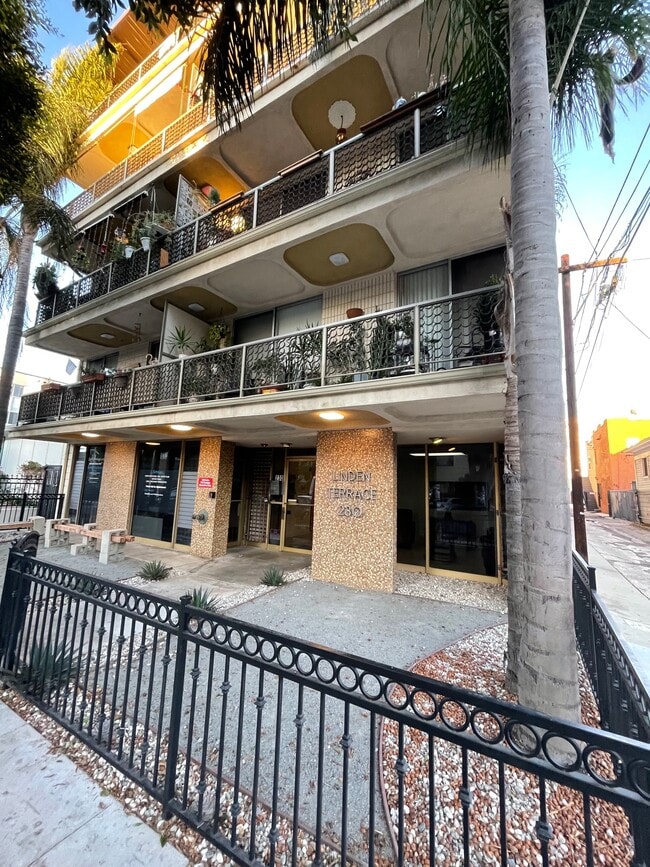 230 Linden Ave Unit 306, Long Beach, CA 90802 Condo for Rent in Long