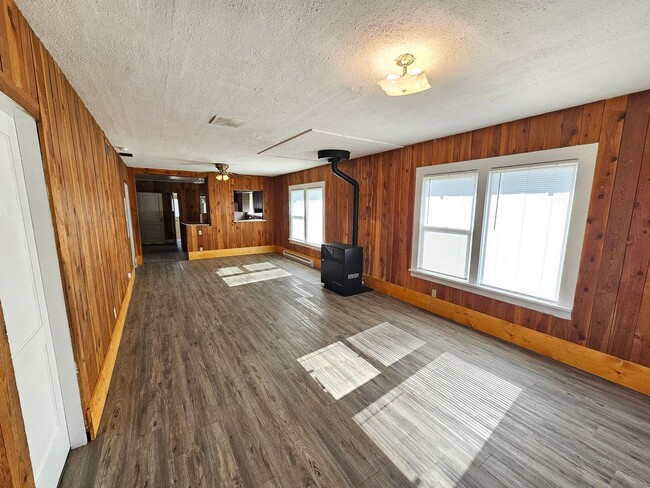 Building Photo - 1802 Cove Ave