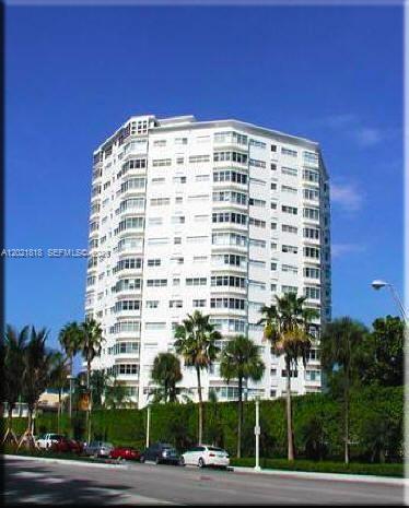 Foto del edificio - 1881 Washington Ave