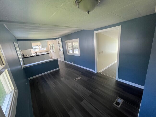 Building Photo - 38 Moose Ln