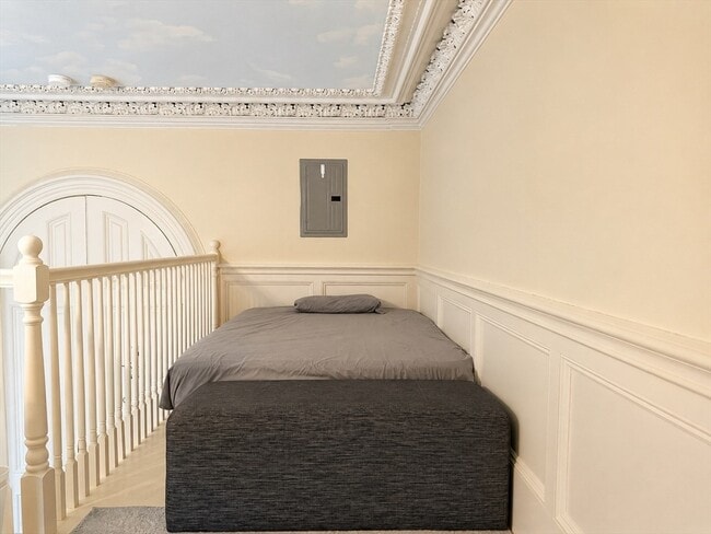 Building Photo - 105 Beacon St