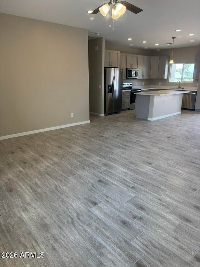 Building Photo - 15235 S Country Club Dr