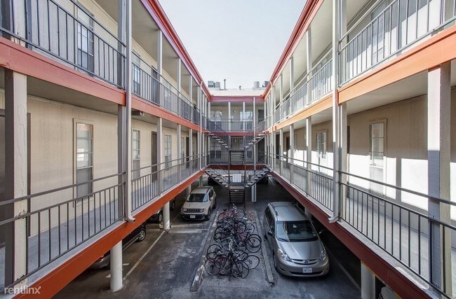 Foto del edificio - 3121 Speedway St