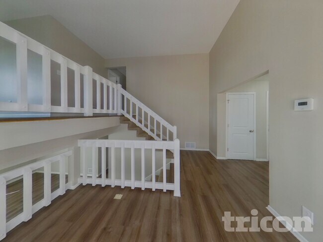 Foto del edificio - 1444 Willow Creek Ln
