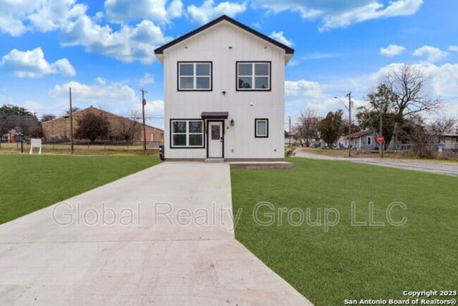 Building Photo - 808 N Liberty Ave