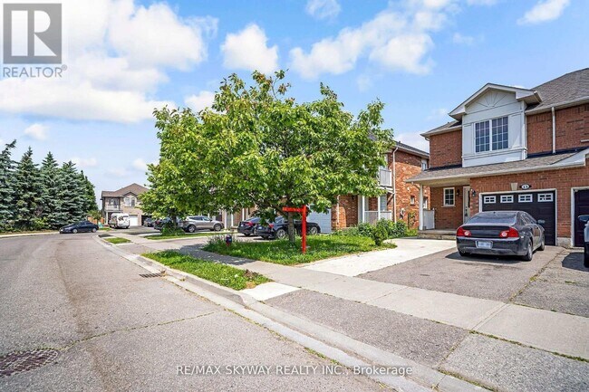 Building Photo - 13 Ozner Ct