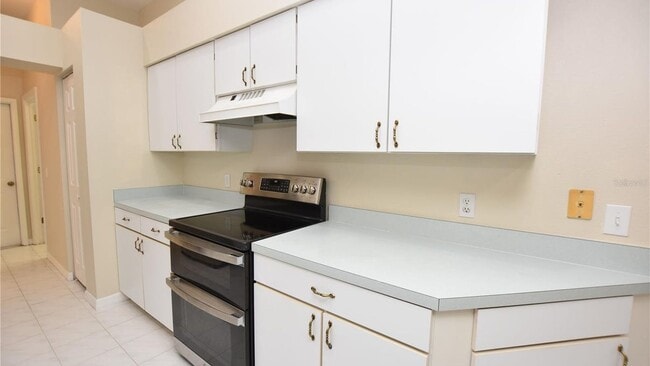 Foto del edificio - 7047 Hazeltine Cir