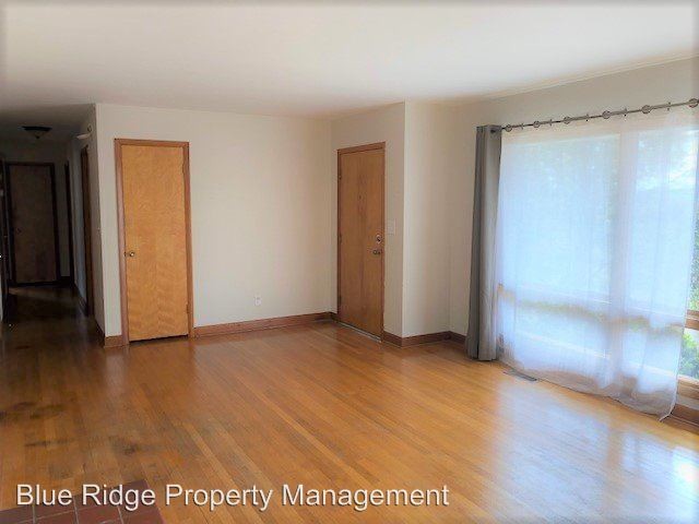Building Photo - 3 br, 2 bath House - 532 Bays View Road
