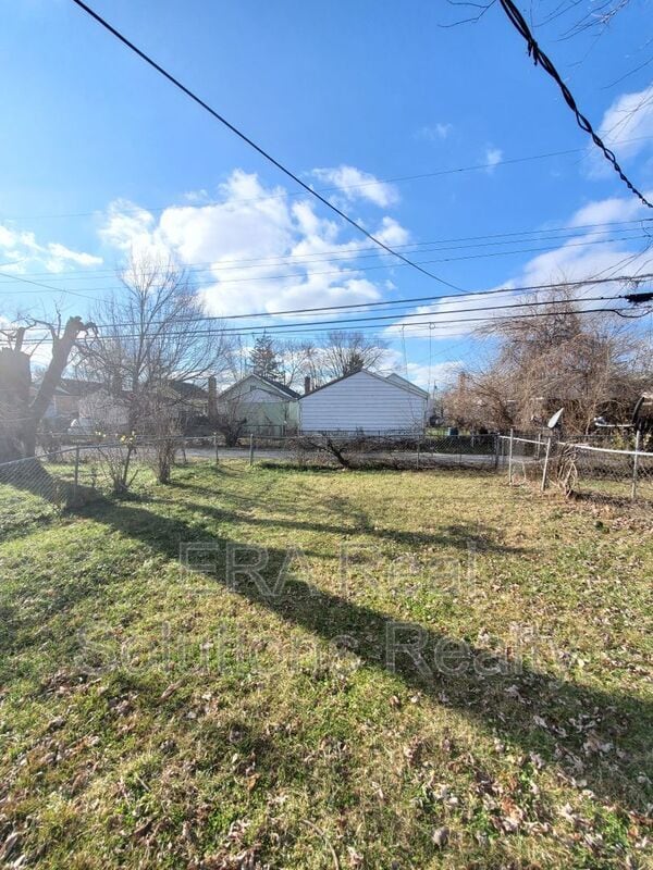 Building Photo - 315 S Napoleon Ave
