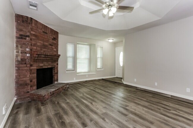 Foto del edificio - 6401 Springfield Dr