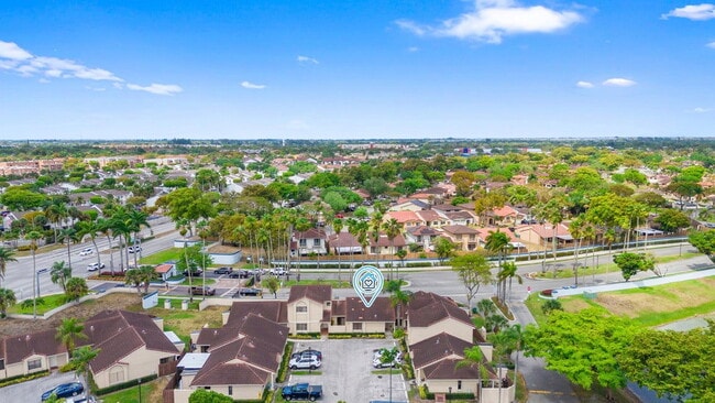 Foto del edificio - 6557 NW 172nd Ln