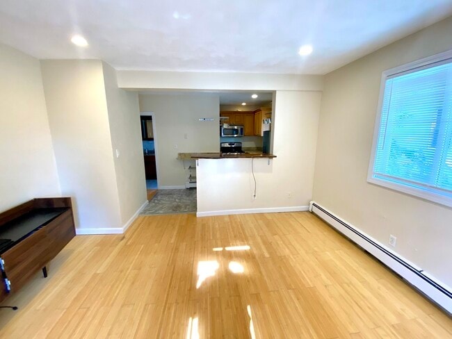 Building Photo - 9 Arthur Ter