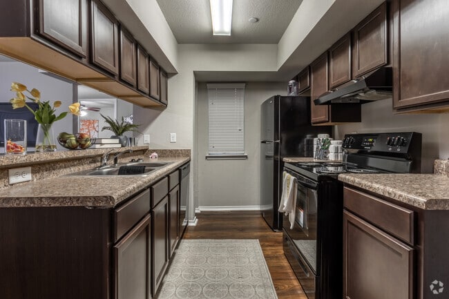 Interior Photo - 800 Bellshire Apartments