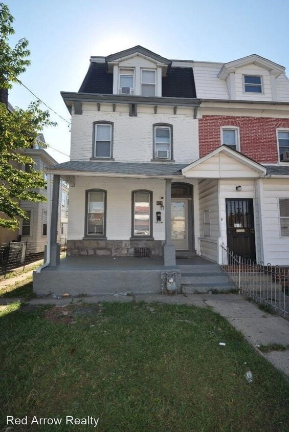 Primary Photo - 5 br, 2 bath House - 618 Highland Ave