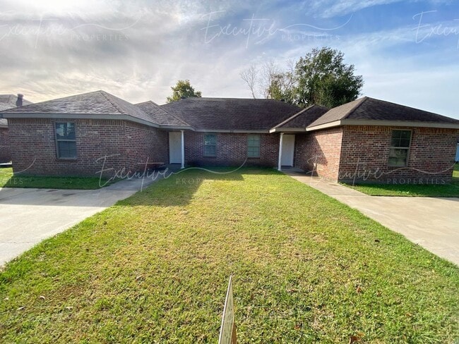 Foto del edificio - 193 Gilmore Rd