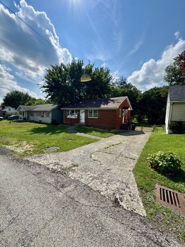 Foto del edificio - 604 N Mantle Ave