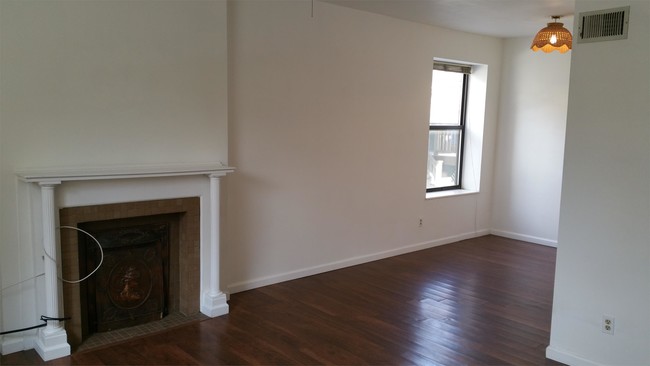 Building Photo - 342 N Newstead Ave