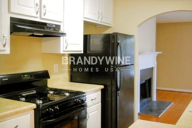 Building Photo - 6747 Saganaw Dr