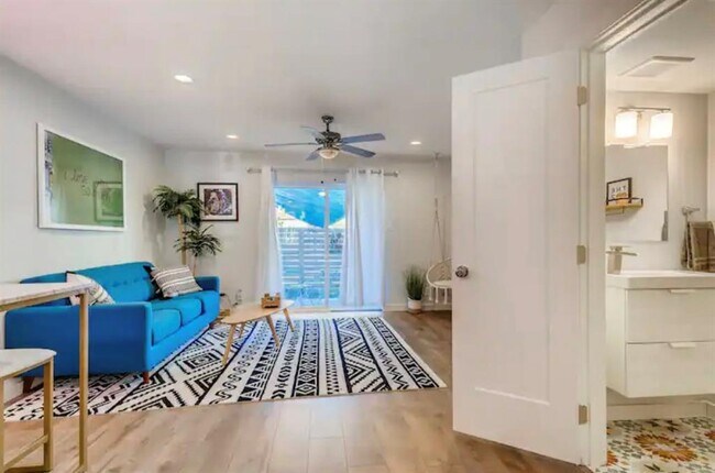 Foto del edificio - 3810 Southway Dr