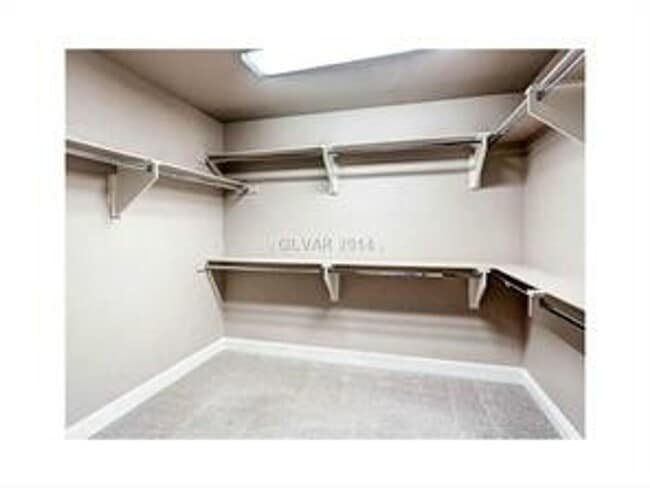 Foto del edificio - Beautiful Home in a Gated Community