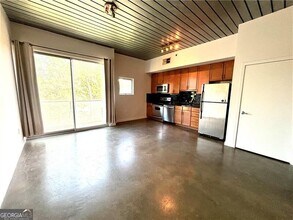 Building Photo - 620 Glen Iris Dr NE