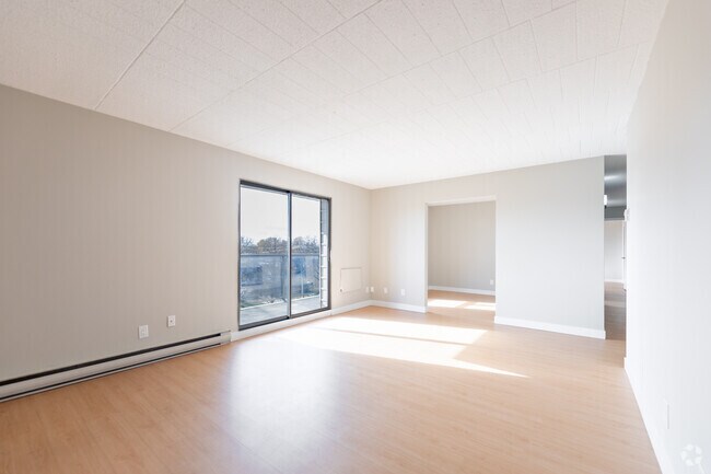 2 chambres, 2 salles de bain - 898 pi² - Salon - Spanish Trio