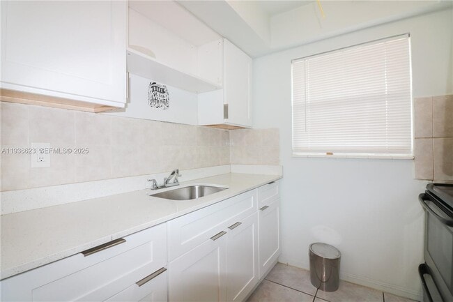 Foto del edificio - 712 NE 8th St