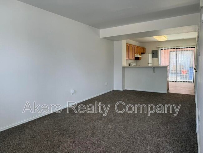 Building Photo - 1401 E 19th St