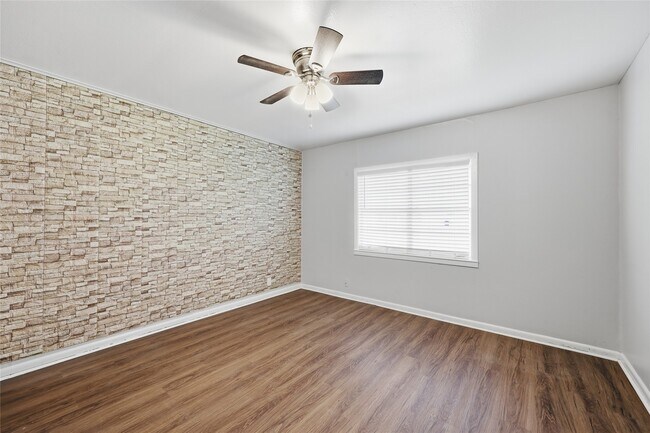 Building Photo - 1621 Richmond Ave