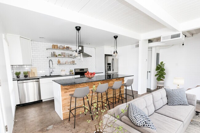 Foto del edificio - 3318 N 18th Ave