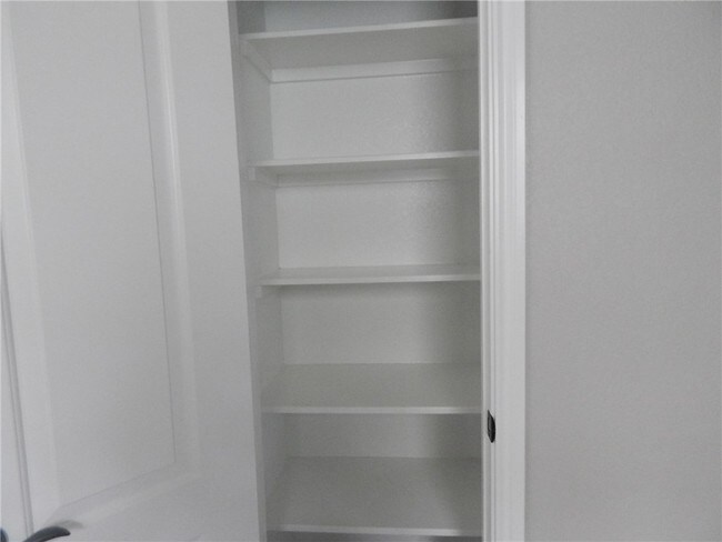 Building Photo - 125 S Kanaio Dr
