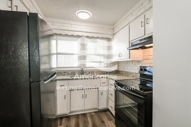 Foto del edificio - 3002 McKinley St