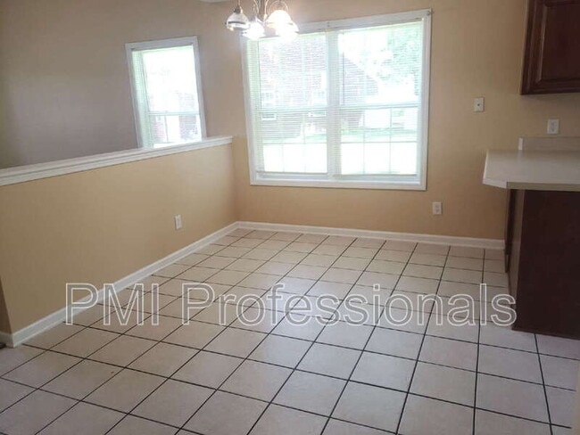 Building Photo - 6015 Boxer Pl