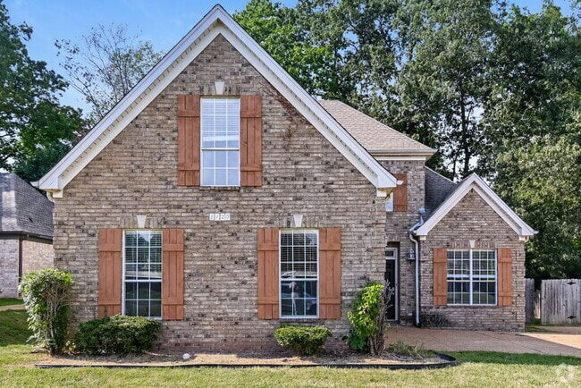 Building Photo - 8120 Woodson Dr